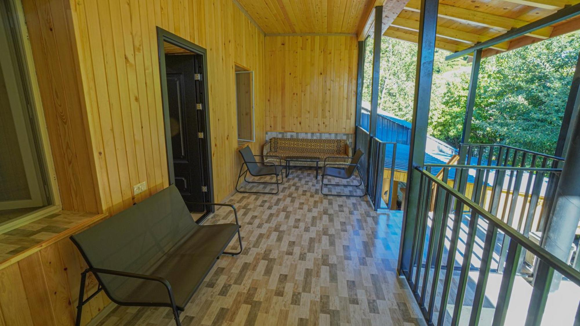 Givi Kakhiani'S Guesthouse Zhabeshi Exterior foto
