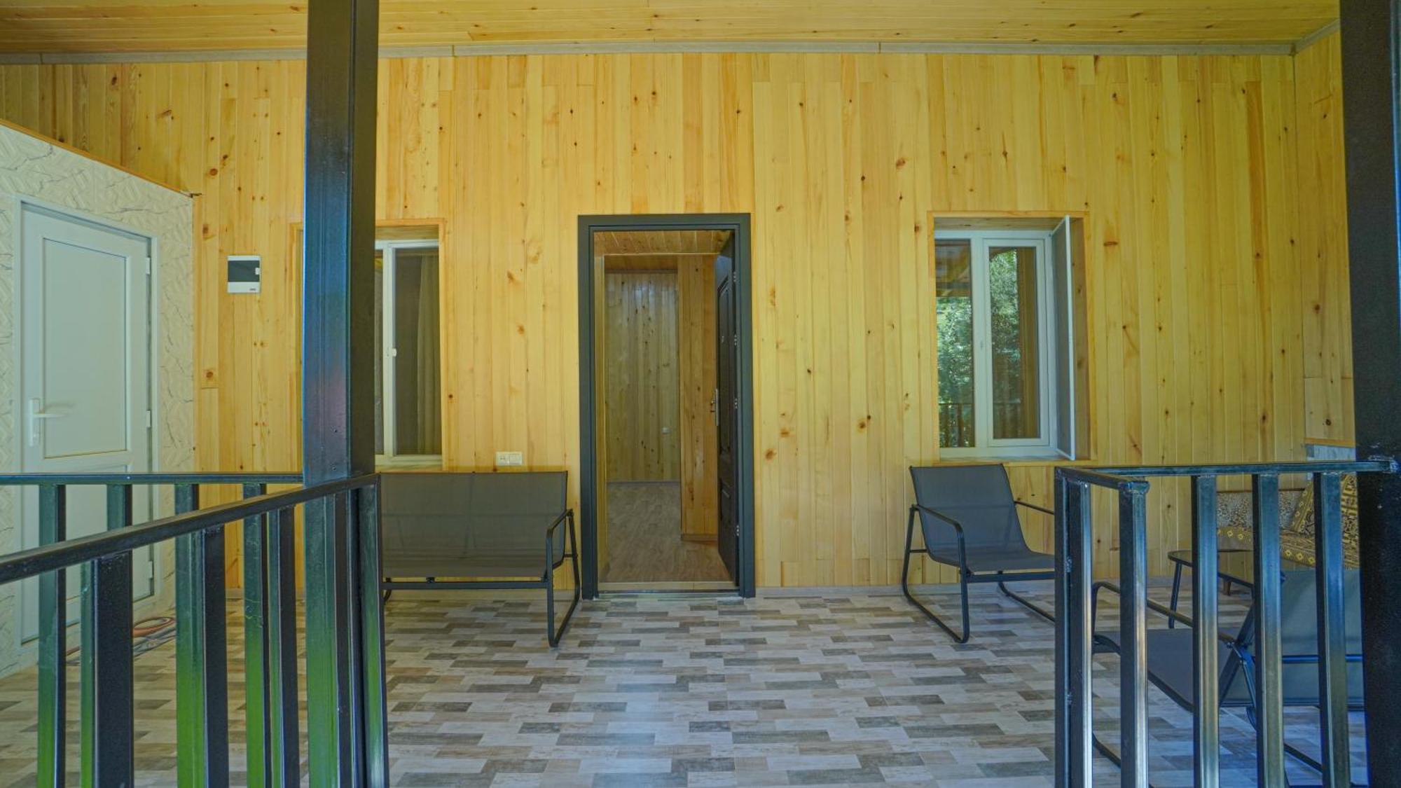 Givi Kakhiani'S Guesthouse Zhabeshi Exterior foto