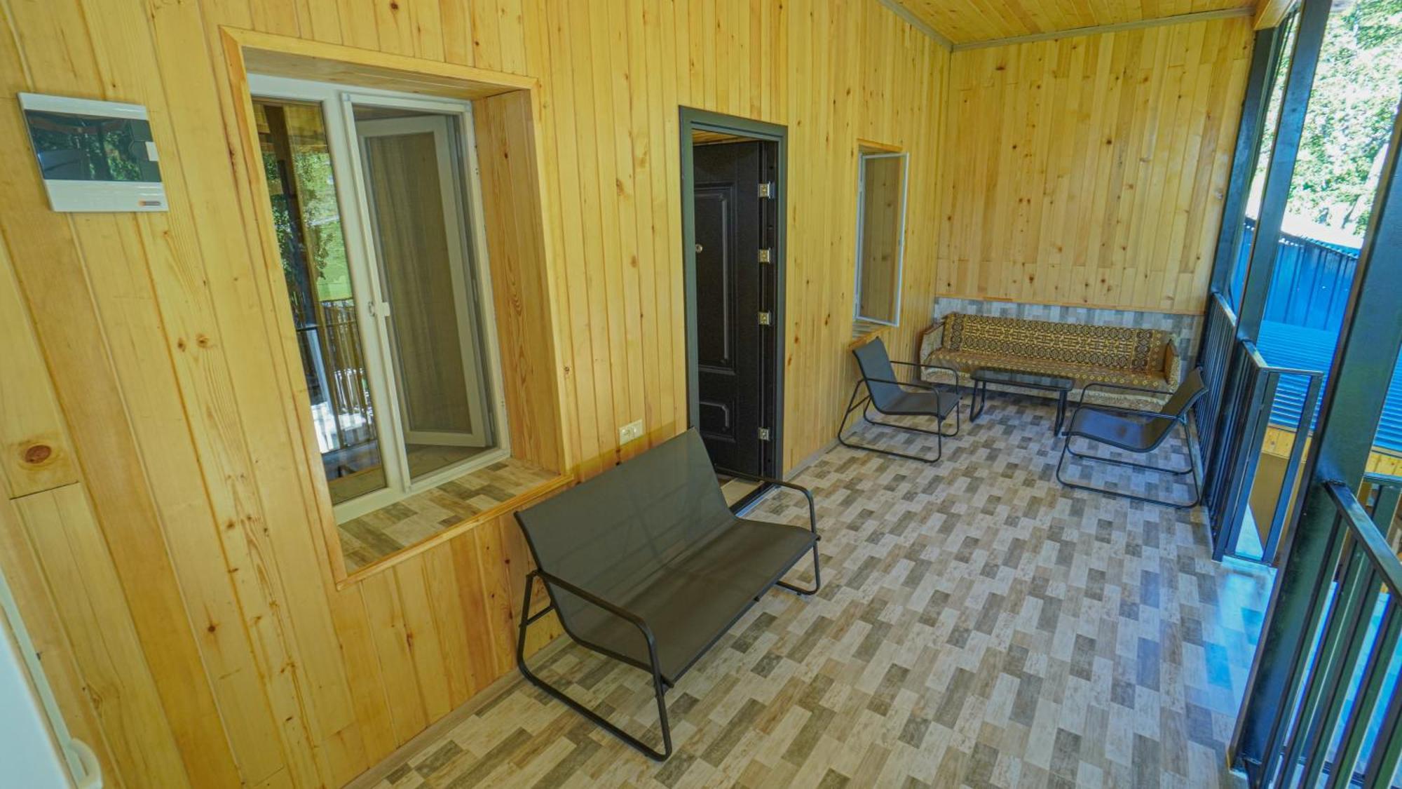 Givi Kakhiani'S Guesthouse Zhabeshi Exterior foto